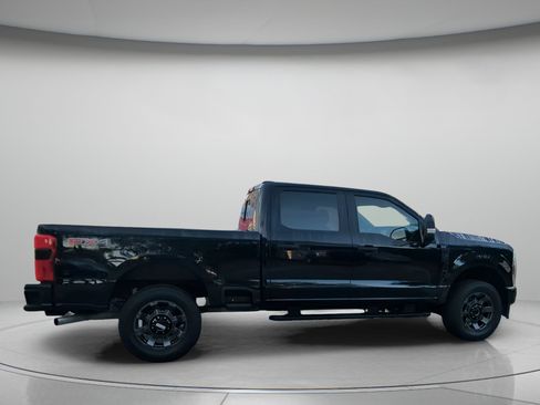 Certified 2024 Ford F250 XL w/ STX Appearance Package AWD/4WD image 31