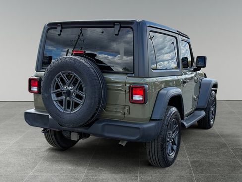 Used 2025 Jeep Wrangler Sport AWD/4WD image 6