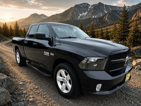 Used 2015 RAM 1500 Express RWD image 1