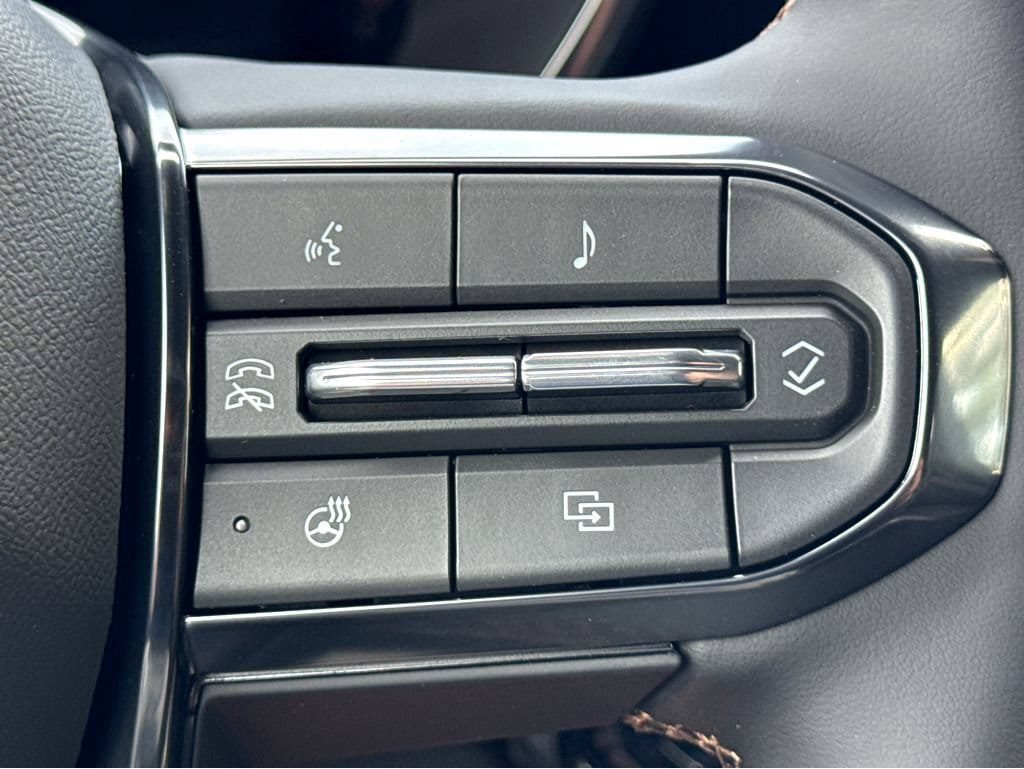 New 2026 GMC Canyon AT4 w/ AT4 Premium Package AWD/4WD image 17