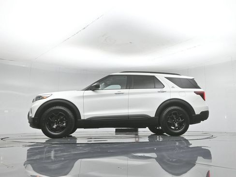 Used 2023 Ford Explorer Timberline AWD/4WD image 7