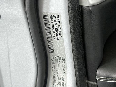 Used 2023 Jeep Grand Cherokee 4WD 4xe image 12