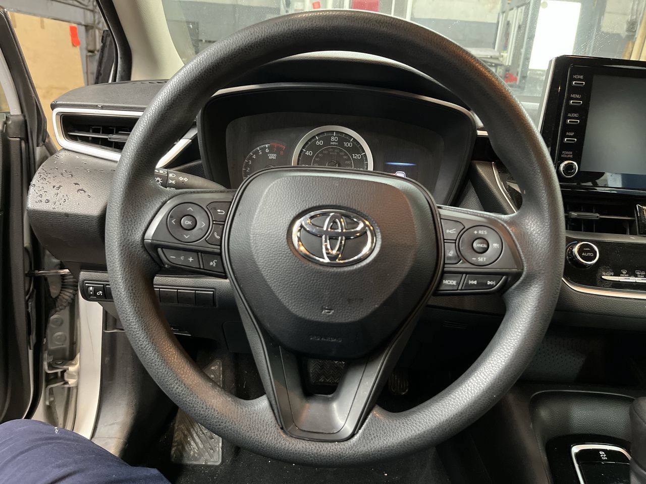 Used 2020 Toyota Corolla LE w/ LE Premium Package FWD image 5