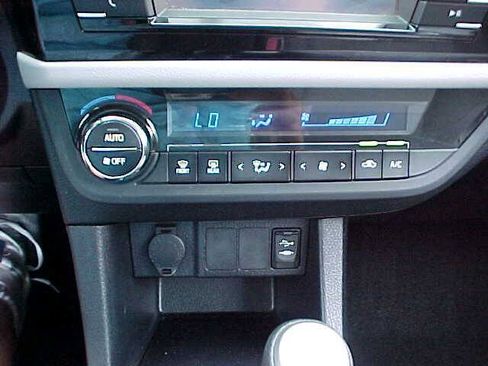 Used 2015 Toyota Corolla LE w/ Body Protection Package #1 FWD image 20