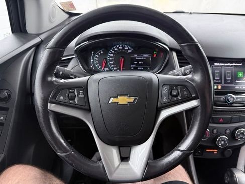 Used 2022 Chevrolet Trax LT w/ Driver Confidence Package AWD/4WD image 23