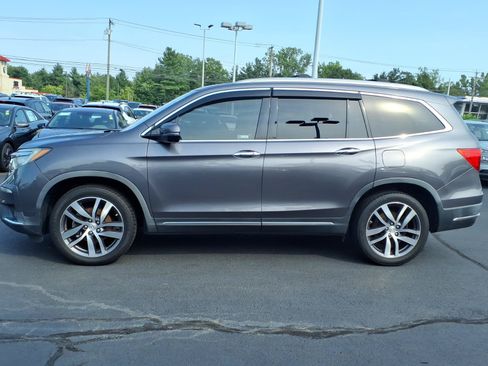 Used 2019 Honda Pilot Touring image 9