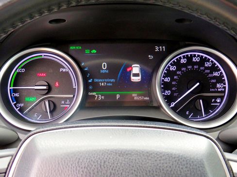 Used 2021 Toyota Camry XLE image 23