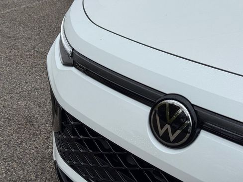 New 2026 Volkswagen Tiguan SE R-Line FWD image 5
