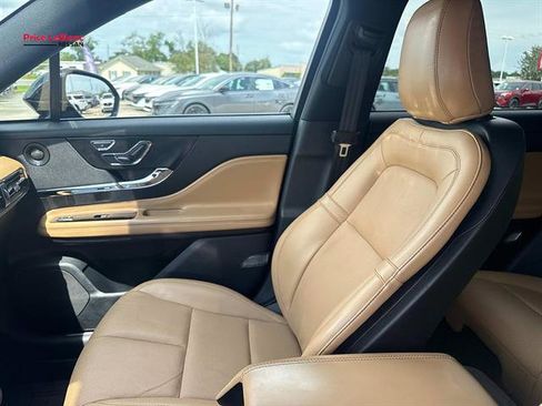 Used 2022 Lincoln Corsair Reserve w/ Luxury Package FWD image 16