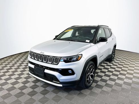 Certified 2025 Jeep Compass Limited AWD/4WD image 5