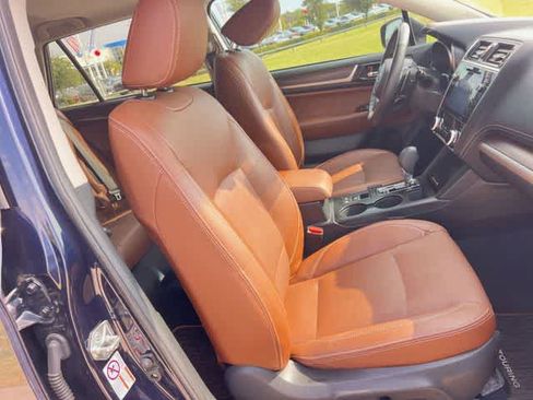 Used 2018 Subaru Outback 3.6R Touring AWD/4WD image 12