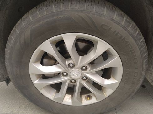 Used 2020 Hyundai Santa Fe SE image 31