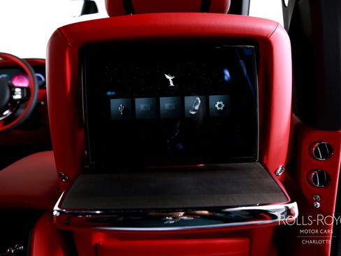 New 2026 Rolls-Royce Cullinan image 32