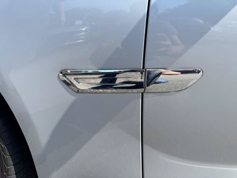 Used 2015 BMW 750Li RWD image 8