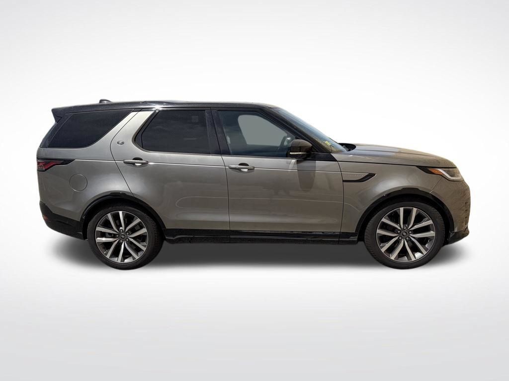 Certified 2025 Land Rover Discovery Dynamic SE AWD/4WD image 5