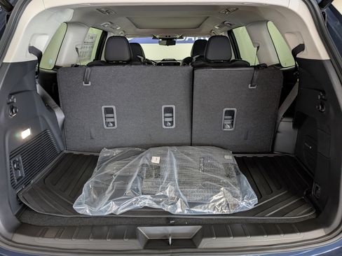 New 2025 Subaru Ascent Touring w/ Popular Package #2 image 27