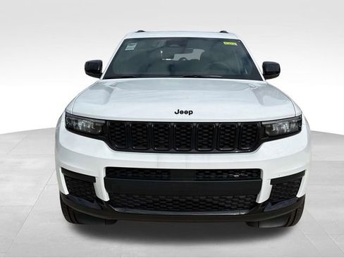 New 2025 Jeep Grand Cherokee L Altitude RWD image 2