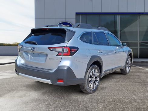 Certified 2025 Subaru Outback Limited AWD/4WD image 6