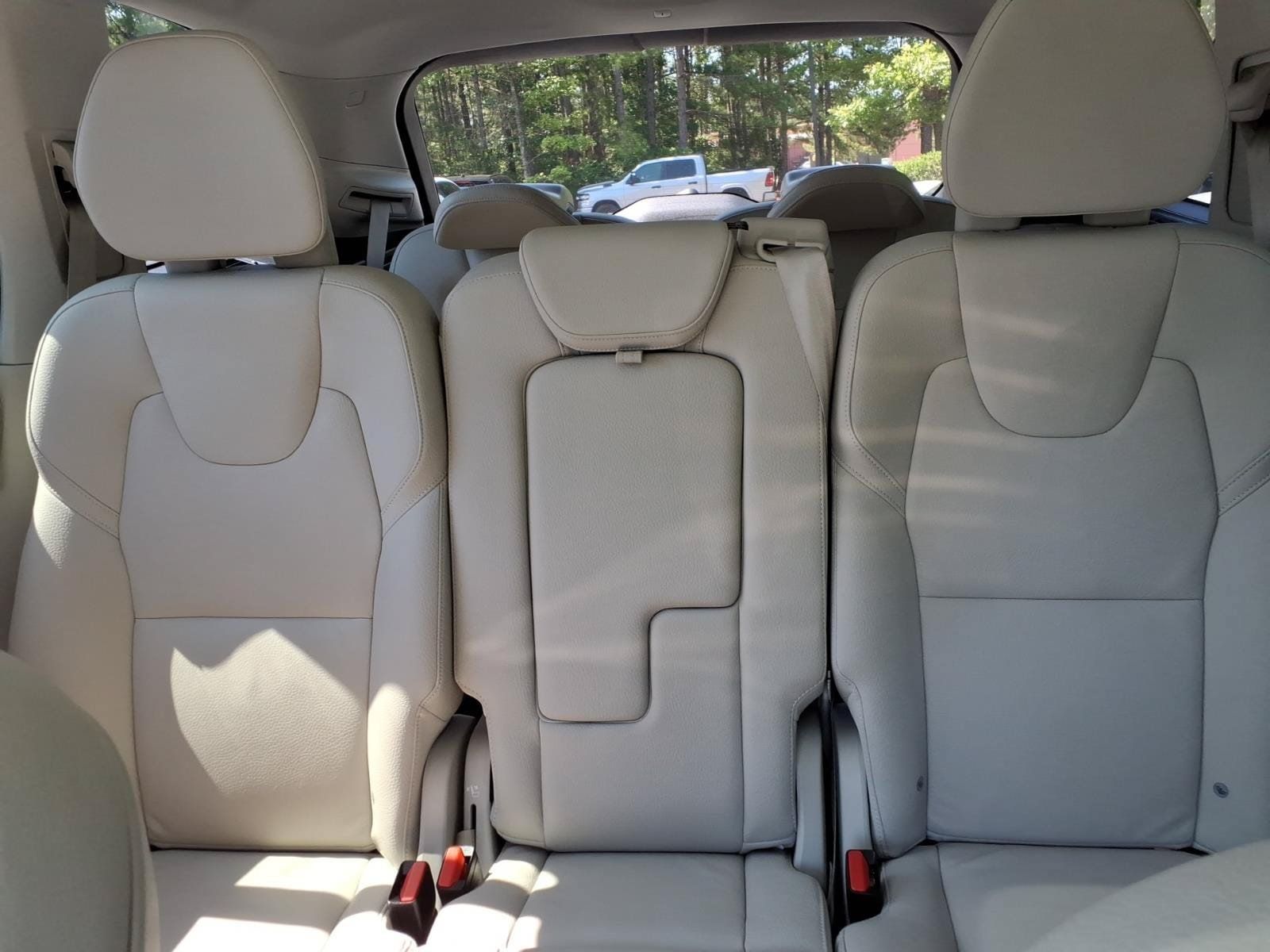 Certified 2025 Volvo XC90 T8 Plus w/ Protection Package AWD/4WD image 19