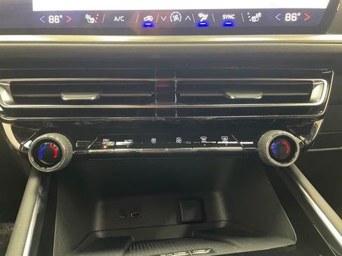 New 2026 Chevrolet Traverse LT w/ Driver Confidence Package image 6