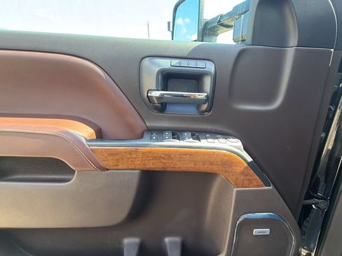 Used 2018 Chevrolet Silverado 2500 High Country AWD/4WD image 24
