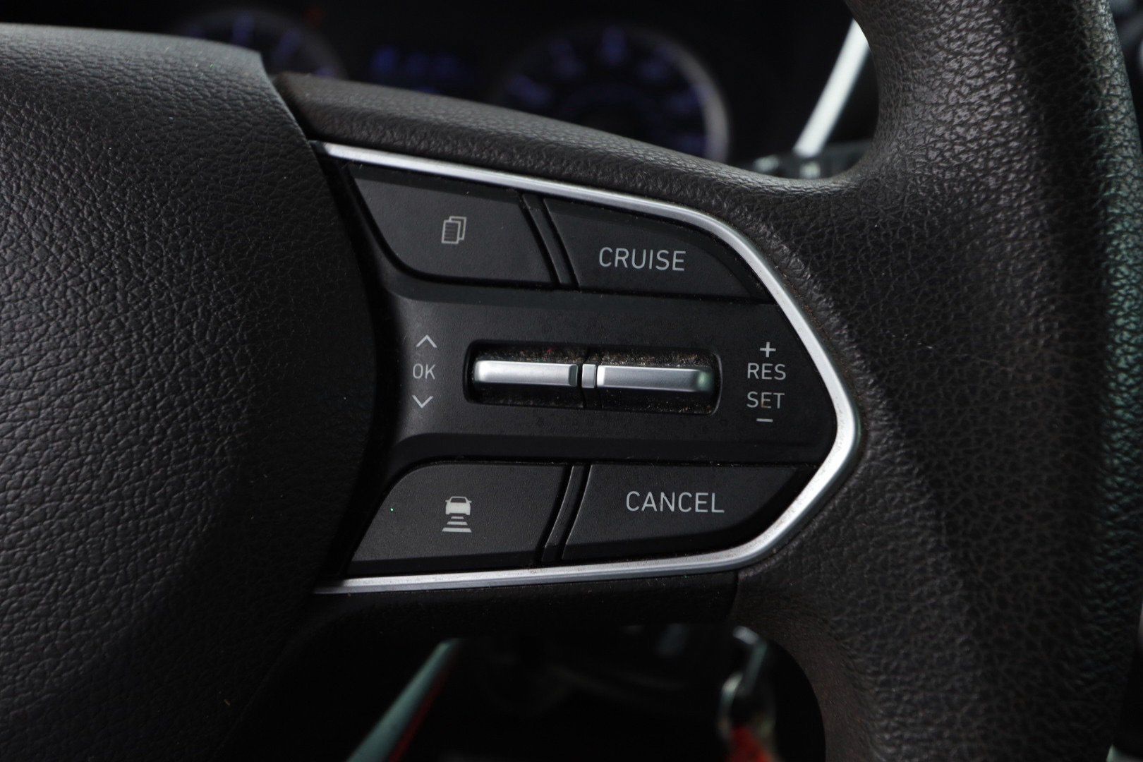 Used 2020 Hyundai Santa Fe SE FWD image 12