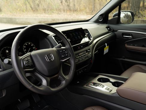 Used 2025 Honda Ridgeline RTL+ image 16