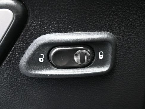Used 2014 Jeep Wrangler Unlimited Sahara w/ Dual Top Group AWD/4WD image 12