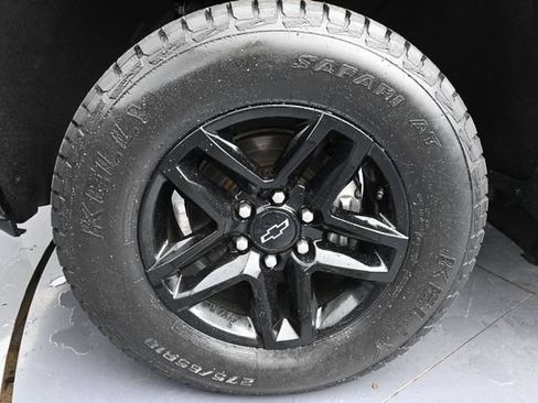 Used 2023 Chevrolet Silverado 1500 Custom Trail Boss AWD/4WD image 22