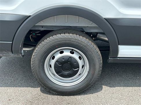 New 2025 Ford Transit 250 148 Medium Roof image 13