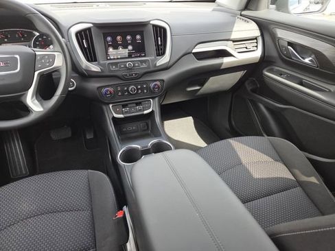 Used 2023 GMC Terrain SLE w/ Driver Convenience Package FWD image 28