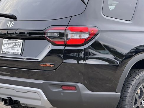 New 2025 Honda Pilot TrailSport image 5