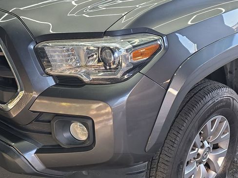 Used 2016 Toyota Tacoma SR5 RWD image 29