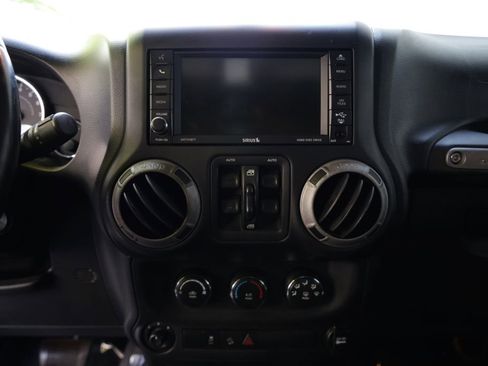 Used 2014 Jeep Wrangler Unlimited Sport w/ Quick Order Package 24S AWD/4WD image 23