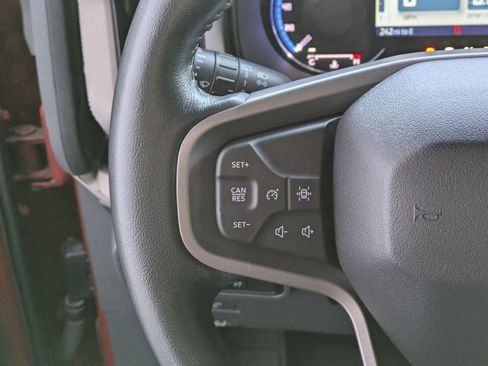 Used 2023 Ford Bronco Wildtrak image 17