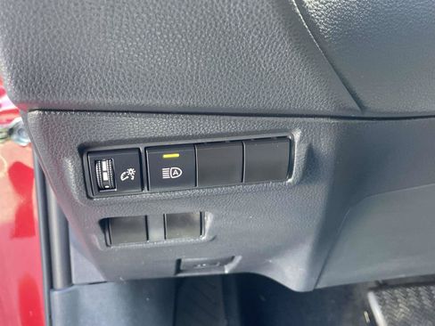 Used 2022 Toyota Corolla Cross LE AWD/4WD image 20