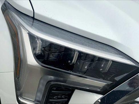 New 2025 Toyota Tundra Platinum image 13