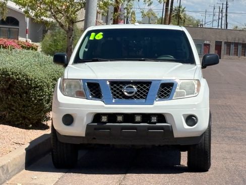 Used 2016 Nissan Frontier SV RWD image 2