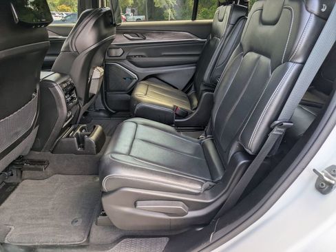Used 2023 Jeep Grand Cherokee L Overland w/ Rear Seat Video Group I AWD/4WD image 28