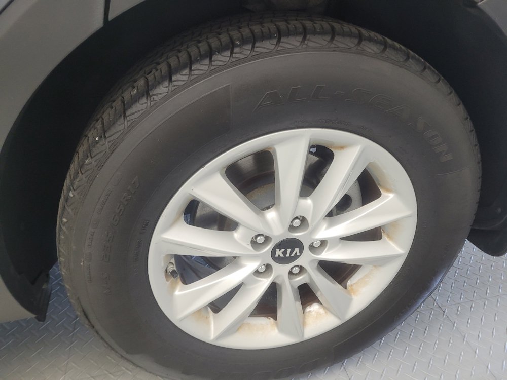 Used 2020 Kia Sorento L FWD image 31