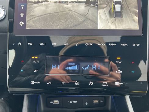 Used 2024 Hyundai Santa Cruz Limited image 21