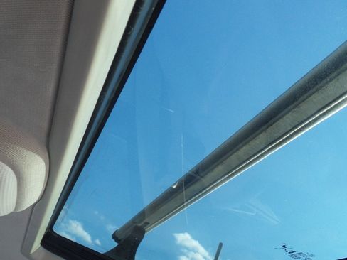 Used 2008 Saab 9-3 2.0T w/ Moonroof Package image 12