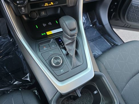 Certified 2024 Toyota RAV4 XLE image 25