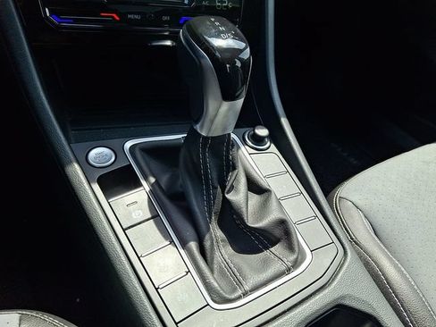 Used 2025 Volkswagen Jetta SE FWD image 15