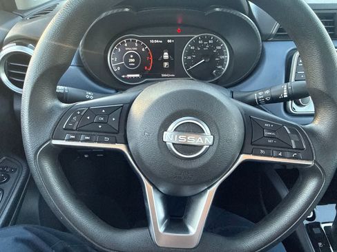 Used 2024 Nissan Versa SV FWD image 21