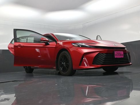 Used 2026 Toyota Camry LE w/ Convenience Package FWD image 41