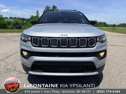 Used 2025 Jeep Compass Limited AWD/4WD image 8