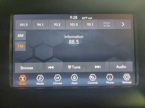 Used 2021 Jeep Cherokee Latitude FWD image 25