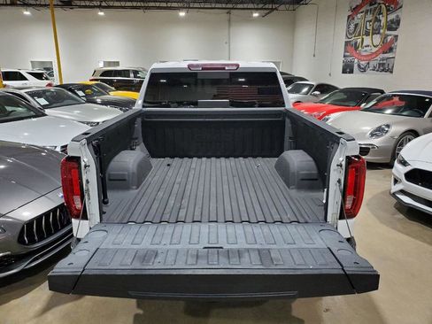 Used 2022 GMC Sierra 1500 SLT image 44