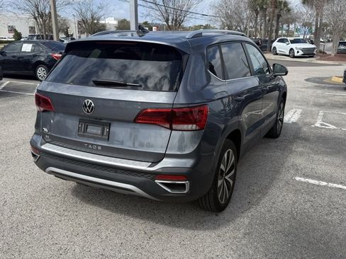 Certified 2023 Volkswagen Taos SE image 7